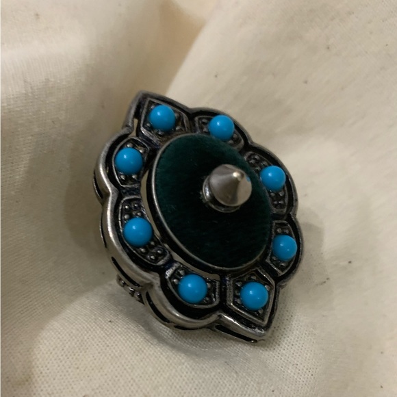 Gucci Velvet Beaded Spike Cocktail Ring Size 5.5 - Picture 6 of 16